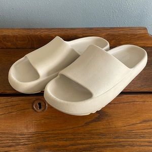 Target single band pillow slides